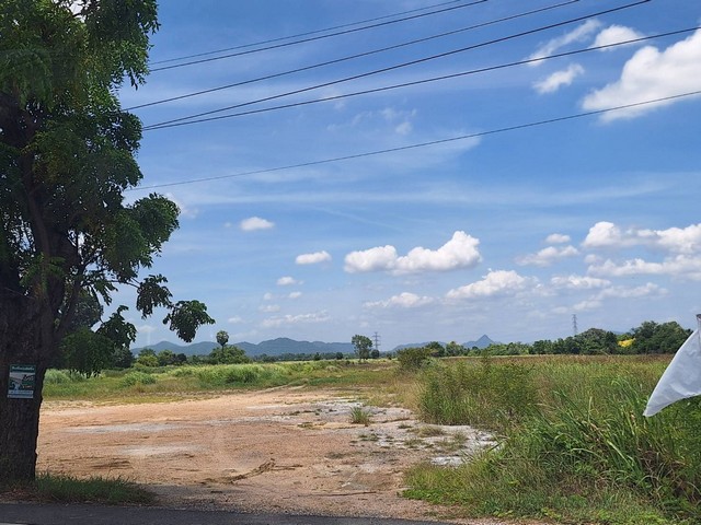 ขายด่วนที่ดินแปลงสวย พื้นที่ 4-3-34 ไร่ ใกล้หมู่บ้านจัดสรร  ซอยวัดนายาว  ถนนยางร่วมพัฒนา   พระพุทธบาท   สระบุรี   ZW392