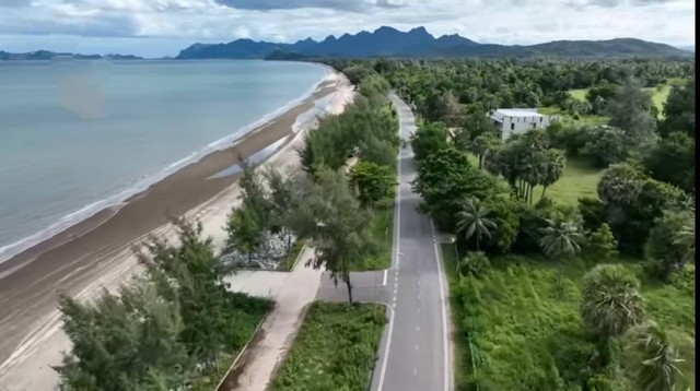 ขายที่ดิน 2 ไร่ กุยบุรี ติดถนนเลียบชายหาด กุยบุรี ห่างชายหาด 200เมตร เหมาะทำรีสอร์ท เวลเนส พูลวิลล่า